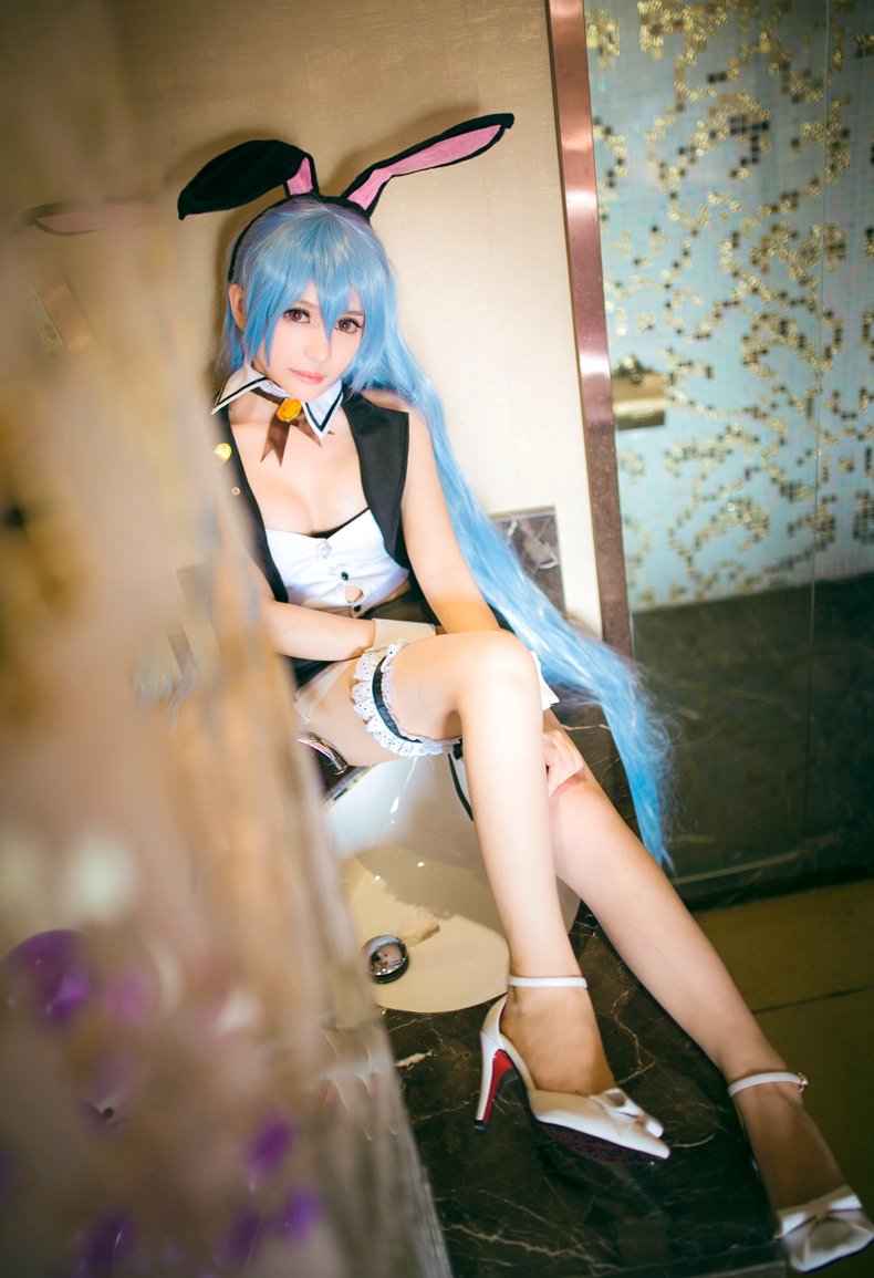 火辣性感的兔女郎Miku福利套图【21P/44M】