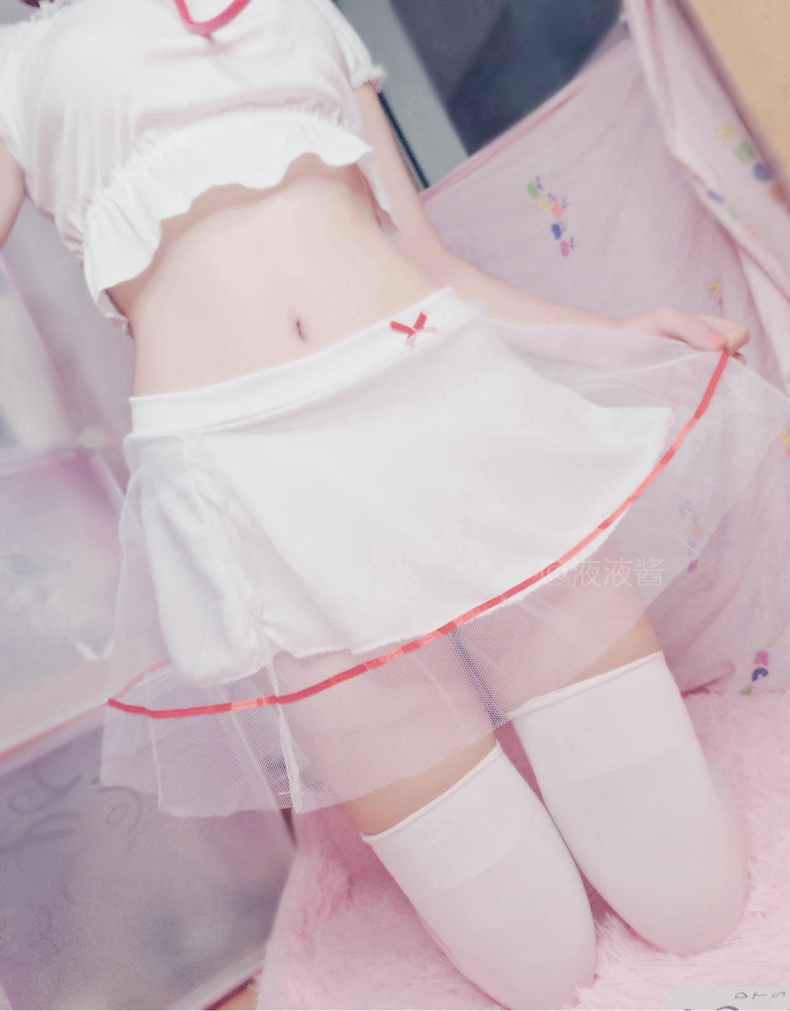 微博萝莉 软妹子@液液酱YeYe 白丝护士装【36.5M】