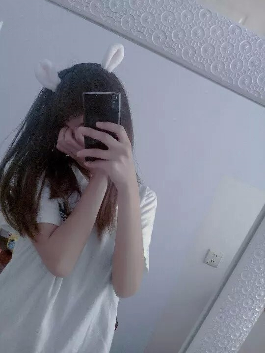 网络红人小萝莉音幼自拍，套图下载