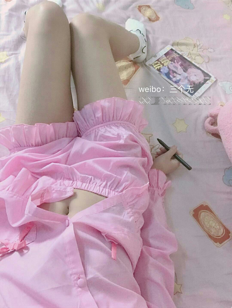 微博福利姬萝莉@三个无 你的妹妹很埃罗【49.8M】